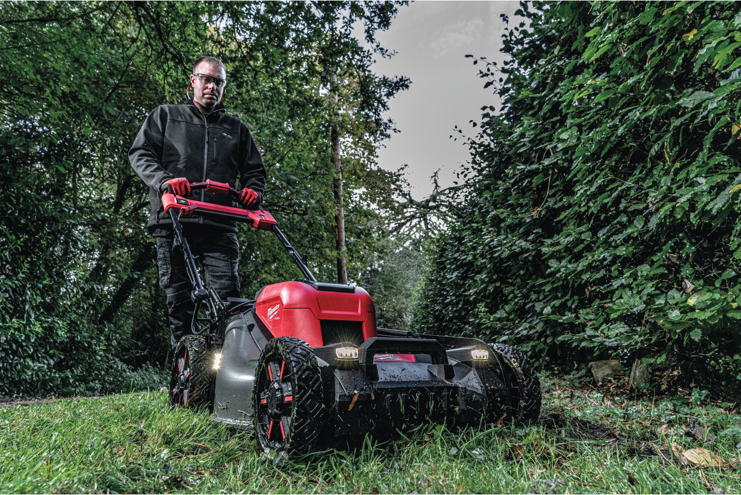 TONDEUSE GAZON 18V/2X12AH   M18 F2LM53-122    MILW