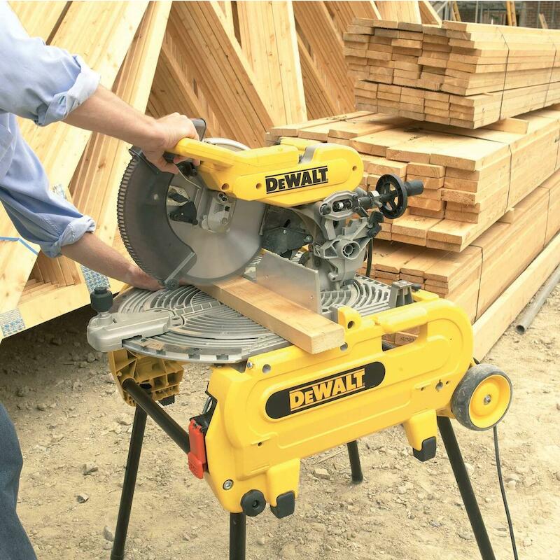 COMBINATIEZAAG 2000W/305MM  D27107          DEWALT