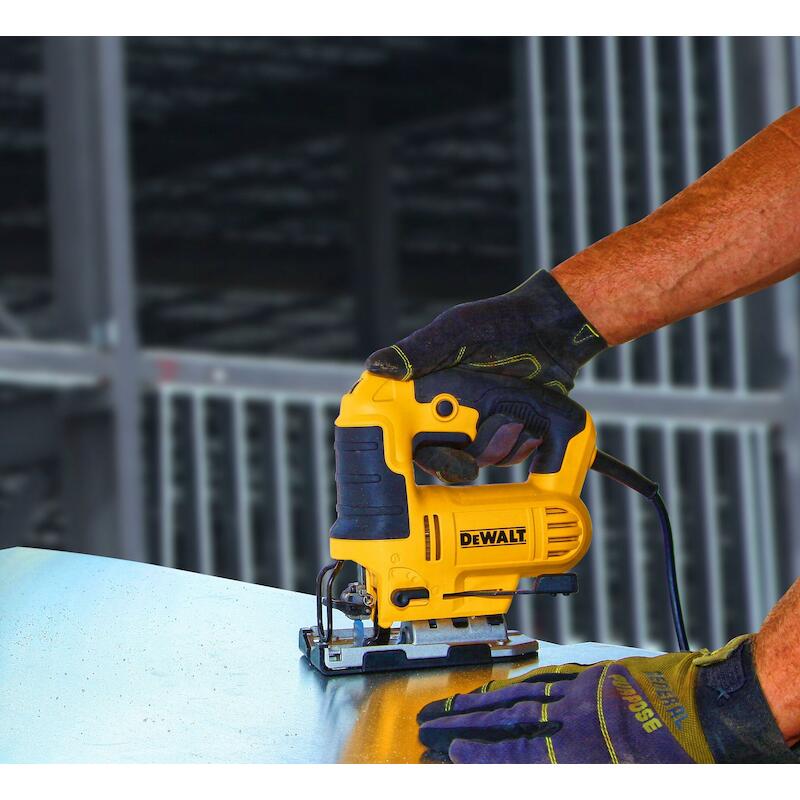 DECOUPEERZAAG 650W          DWE349          DEWALT