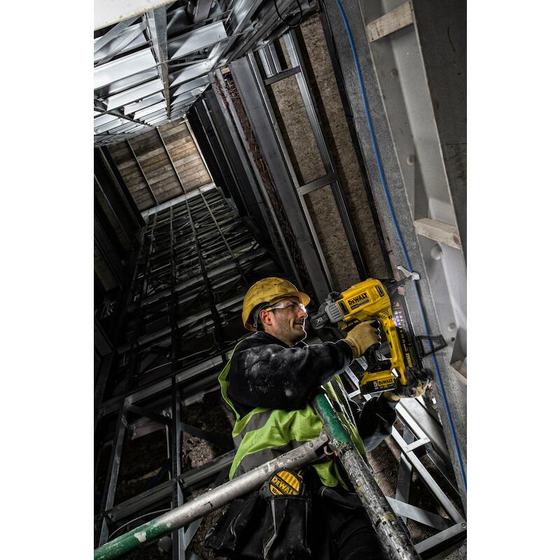 CLOUEUR BETON 18V/2X5AH     DCN890P2(COFF)  DEWALT