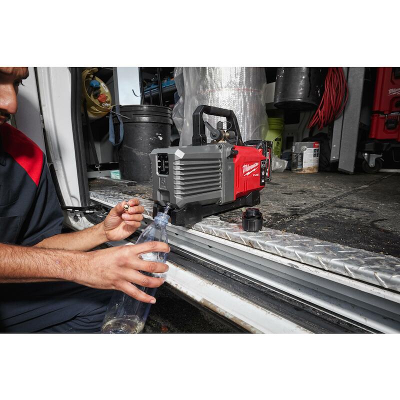 POMPE À VIDE ACCU 18V/BODY  M18 FVP5-0   MILWAUKEE