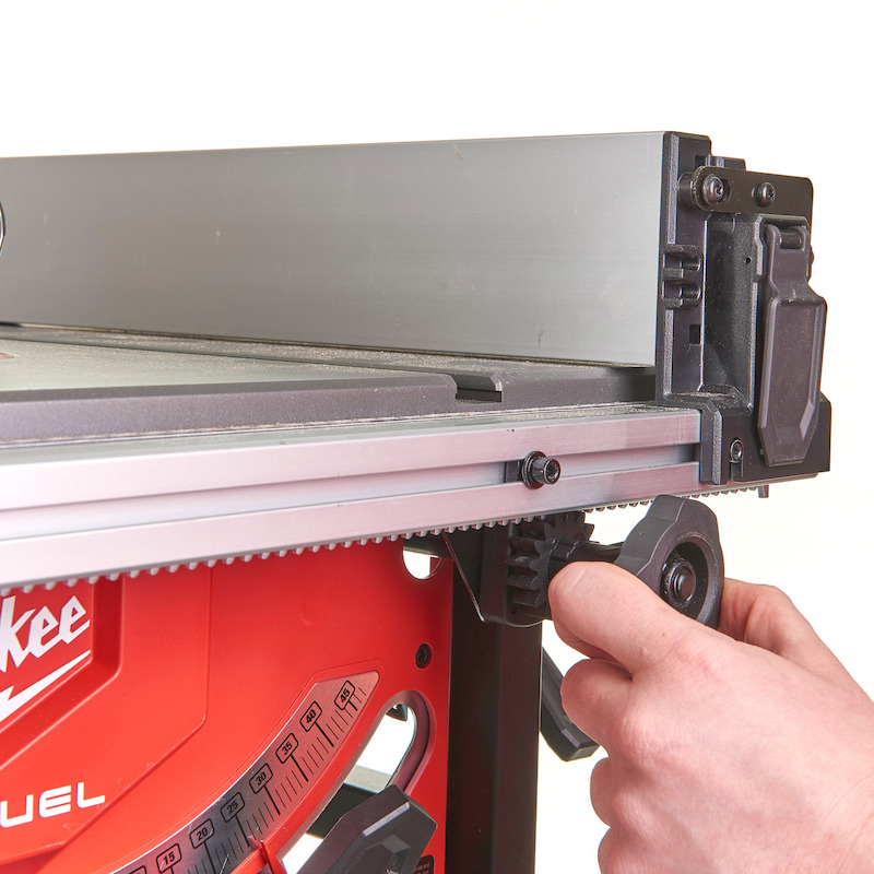 ACCUTAFELCIRKELZAAG 18V/12A M18 FTS210-121B   MILW