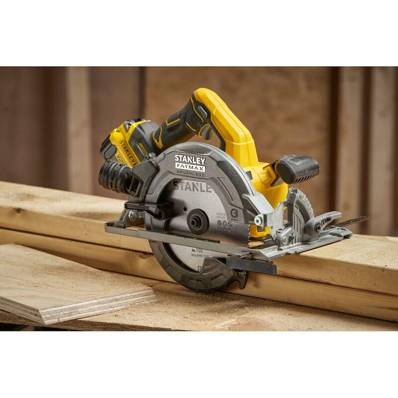 ACCUCIRKELZAAG 18V/BODY     SFMCS551B      STANLEY