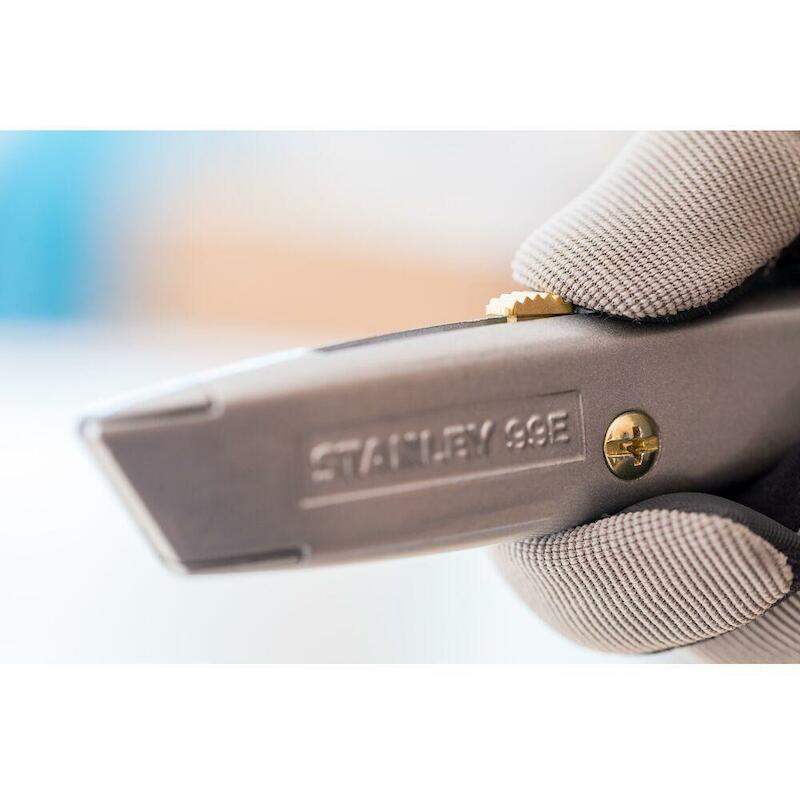 COUTEAU RÉTACTABLE 99E      1-10-099 155MM STANLEY