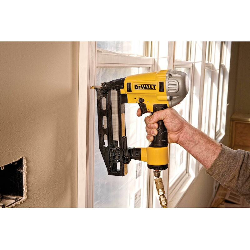 PNEUM.AFWERKNAGELPIST. 64MM DPN1664PP       DEWALT