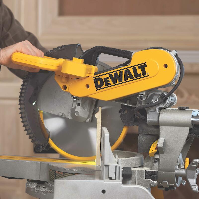 AFKORTZAAG 1675W/305MM      DWS780          DEWALT