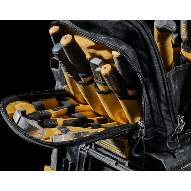 GRAND SAC À OUTILS TOUGHS.  DWST83522-1 22" DEWALT