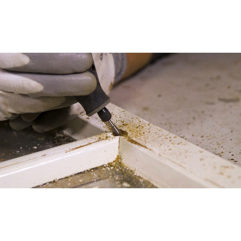 FREZENSET IN HOUTEN KOFFER  660JA      (7ST)DREMEL
