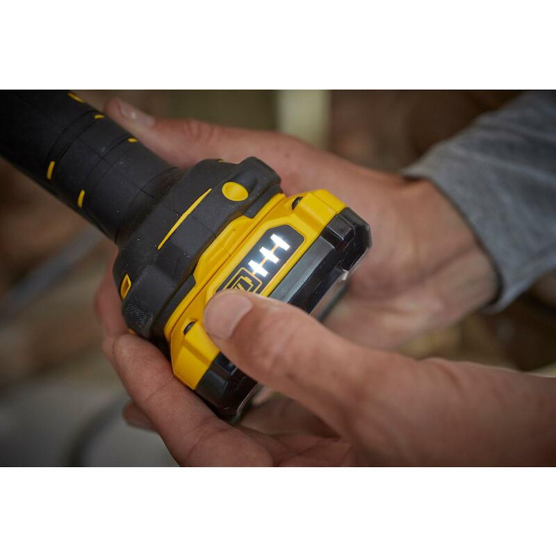 LAMPE À POCHE 18V/BODY      SFMCL020B      STANLEY