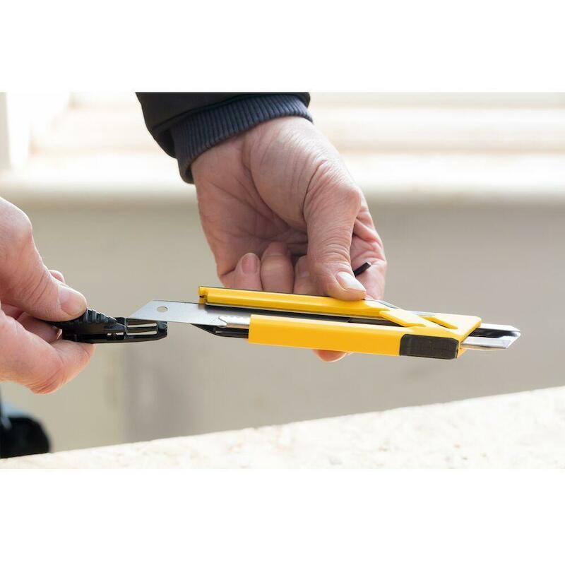 CUTTER AUTOLOCK 18MM        STHT10266-0    STANLEY