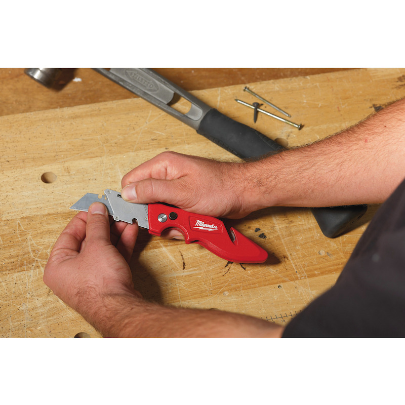 CUTTER RÉTRACTABLE          4932471357   MILWAUKEE