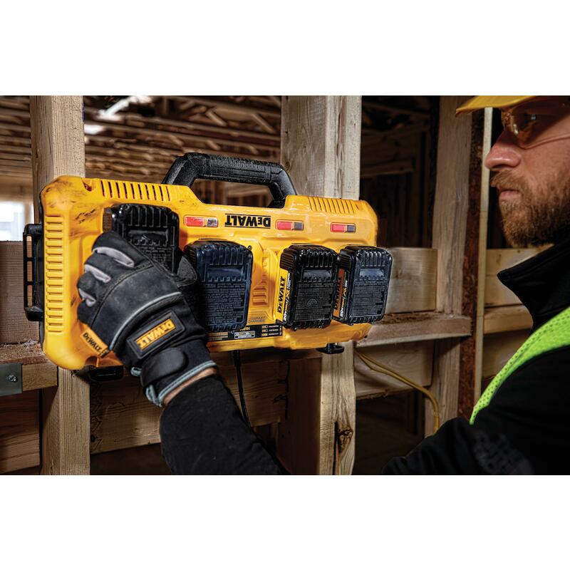 CHARGEUR RAPIDE 12-18V      DCB104-QW       DEWALT