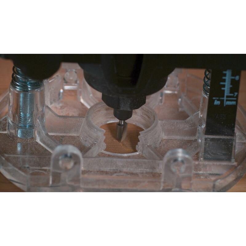 FREZENSET IN HOUTEN KOFFER  660JA      (7ST)DREMEL