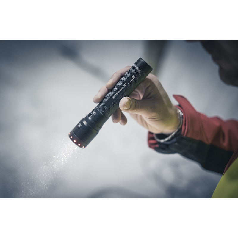 LAMPE POCHE 2000LM-320M-80H P7R RECHARG. LEDLENSER