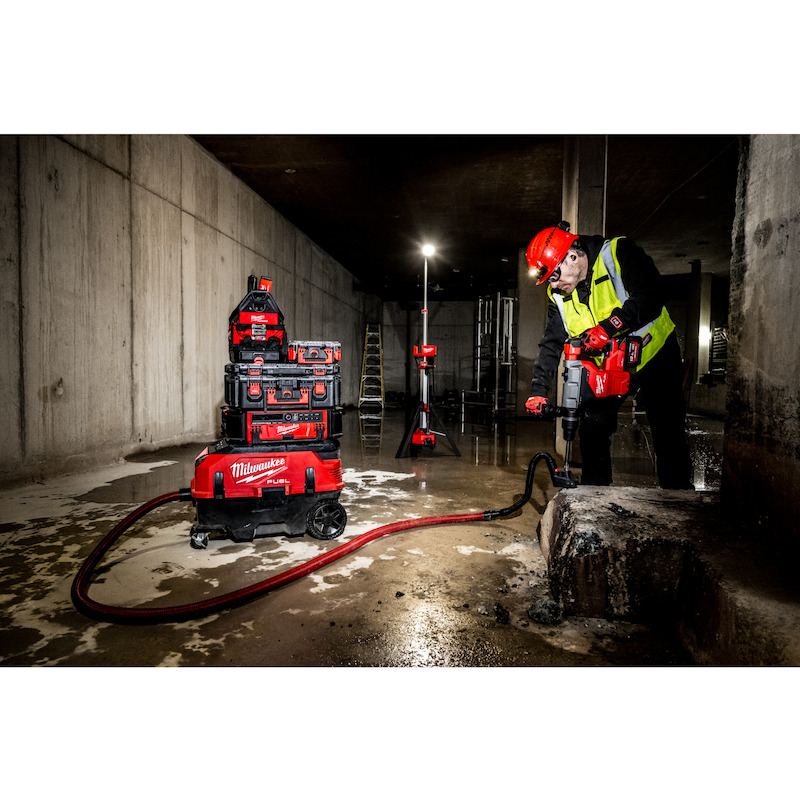 HELM ROOD ONGEVENTILEERD    4932479250   MILWAUKEE