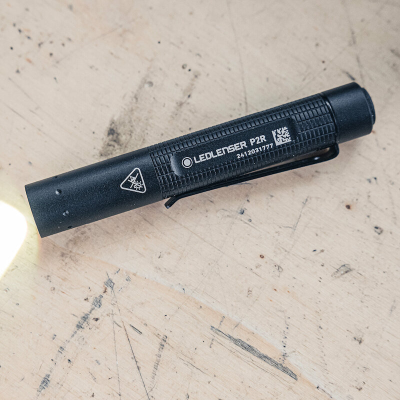 LAMPE POCHE 200LM-90M-8H    P2R RECHARG. LEDLENSER
