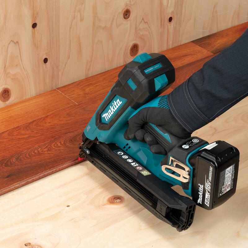 CLOUEUSE/ACCU 18V/BODY      DBN620ZJ 15GA   MAKITA