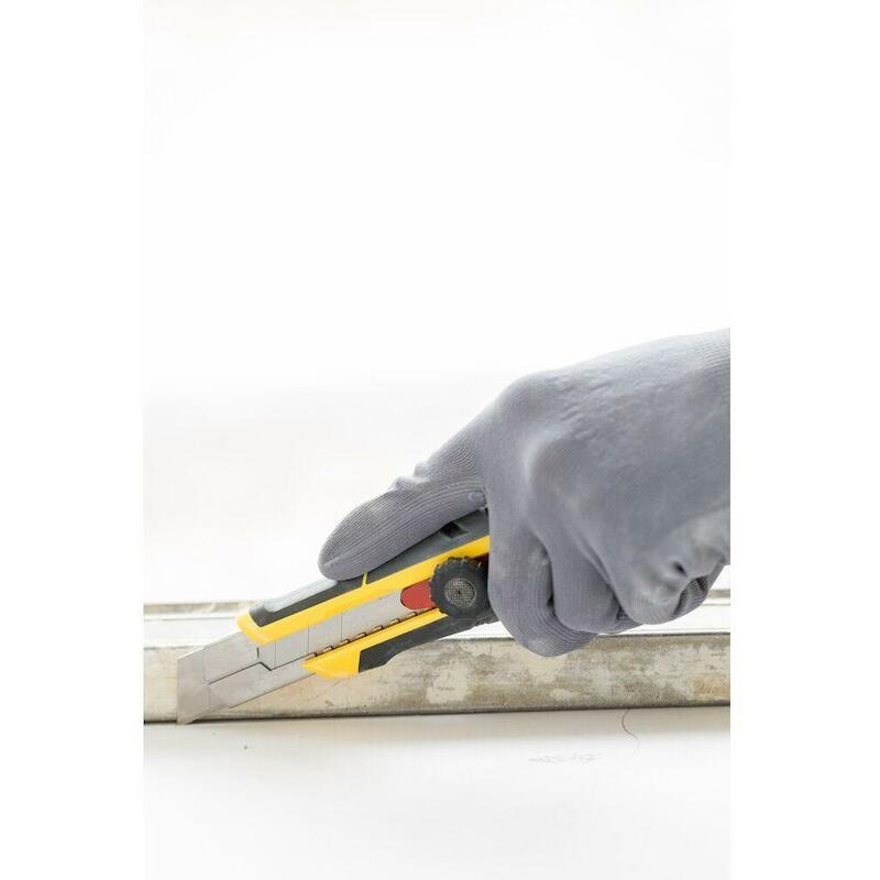 CUTTER AVEC MOLETTE 25MM    FMHT10330-0    STANLEY
