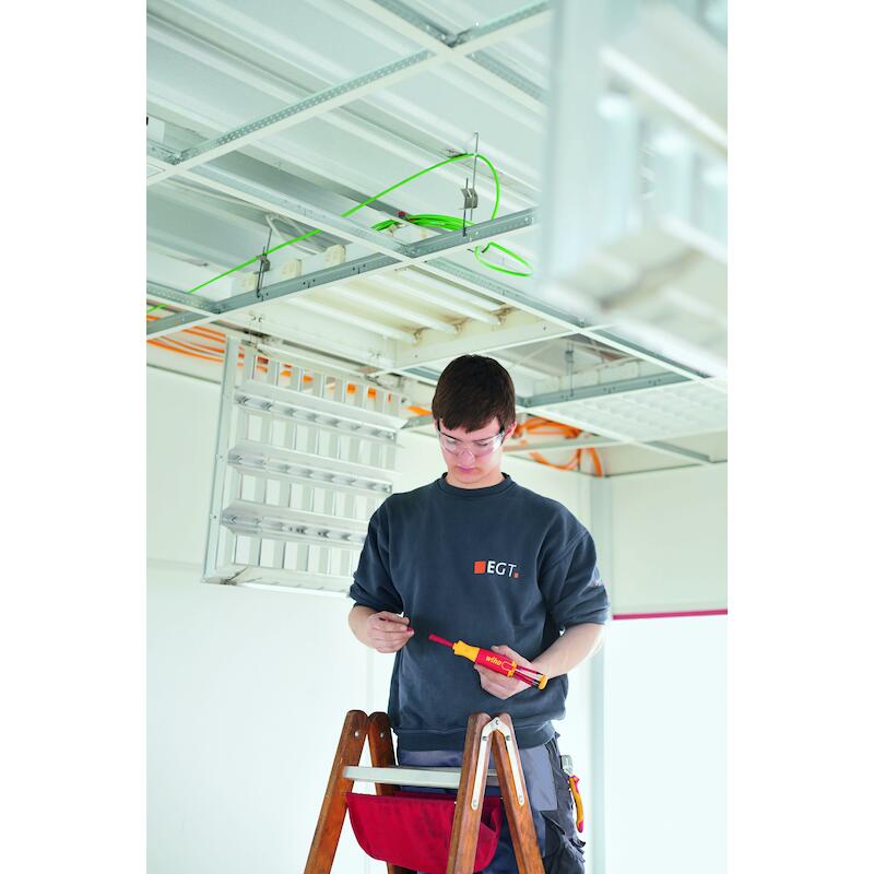 TOURNEVIS AVEC MAGASIN D'EMBOUTS LIFTUP ELECTRIC FENTE, PHILLIPS AVEC 6 SLIMBITS - 283109020 - WIHA