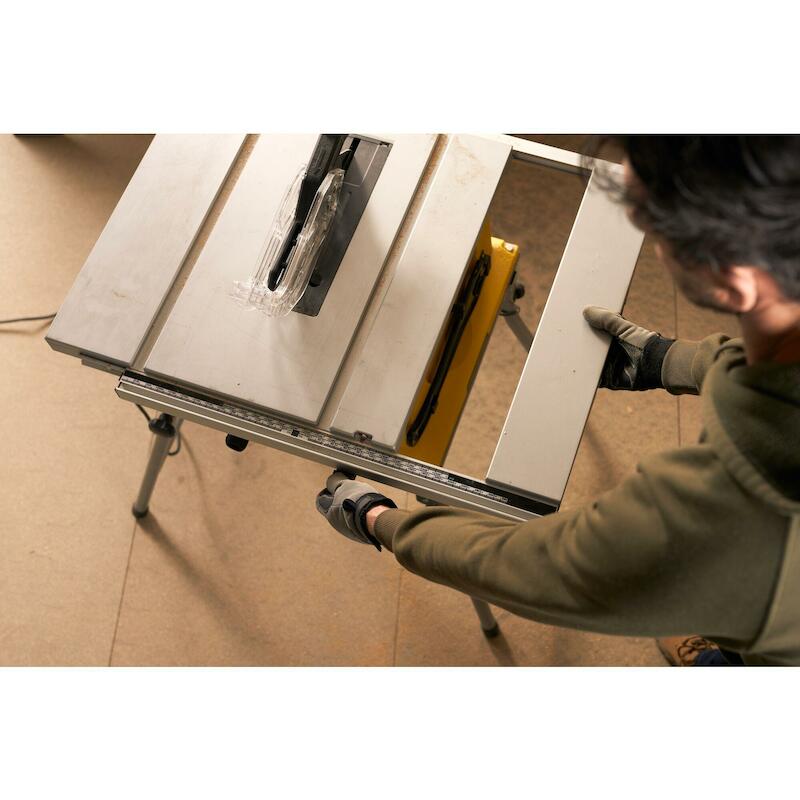 TAFELCIRKELZAAG 1800W/254MM SST1800        STANLEY