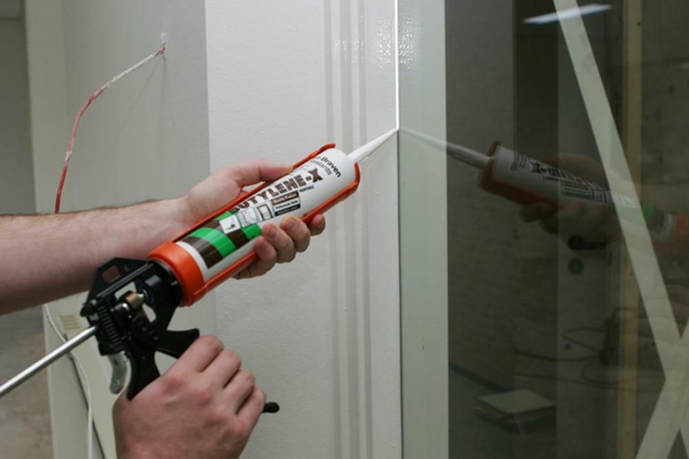 VOEGKIT 1C.ZWART      310ML BUTYLENE-X      ZWALUW