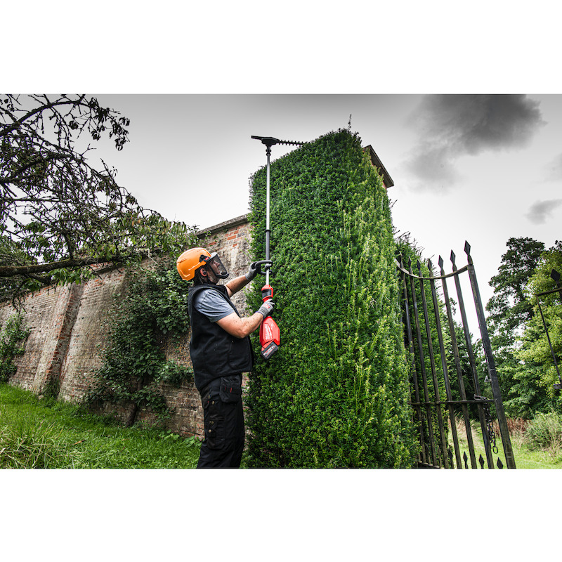 Milwaukee - Cordless pole hedge trimmer - M18 FHETE27-0 - 18 V - 267 cm - 60 cm - body - 08119324