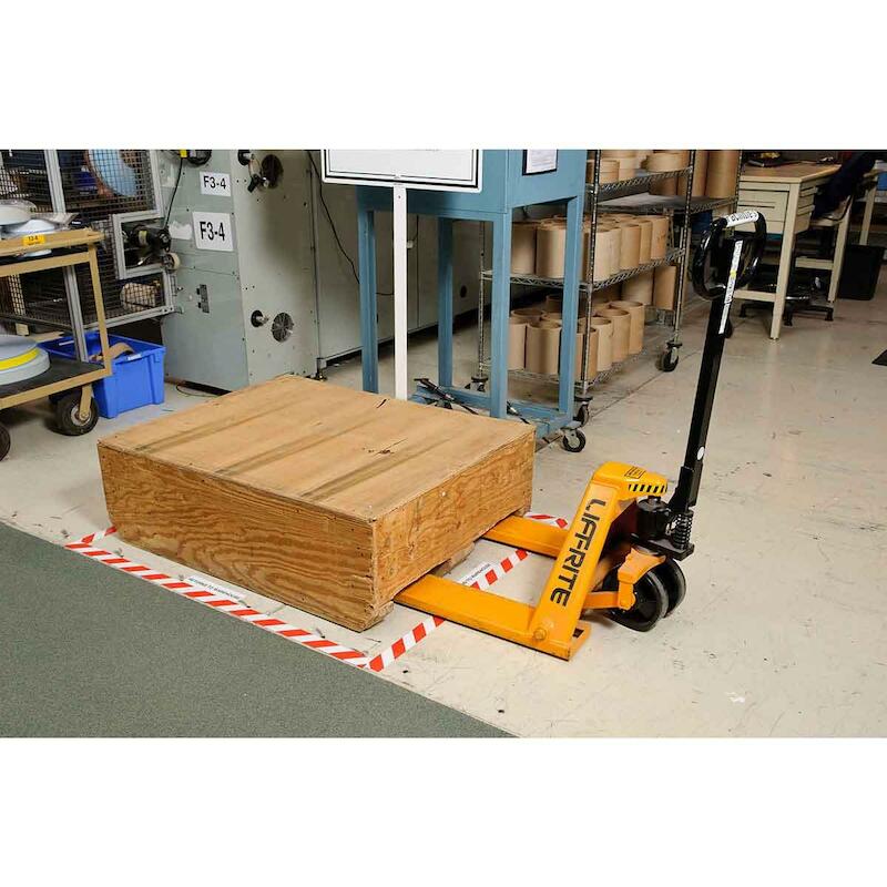 VLOERMARKERINGSTAPE - BRADY 104348 - ROOD EN WIT 76,2 MMX30 M