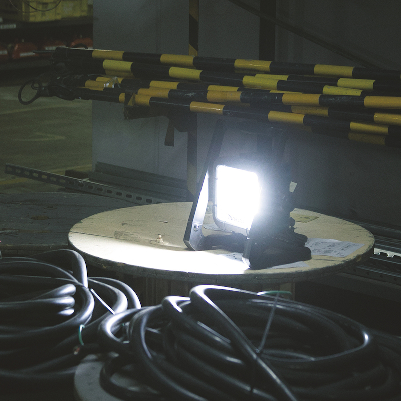 LAMPE LED LXT® - DEADML805 - MAKITA