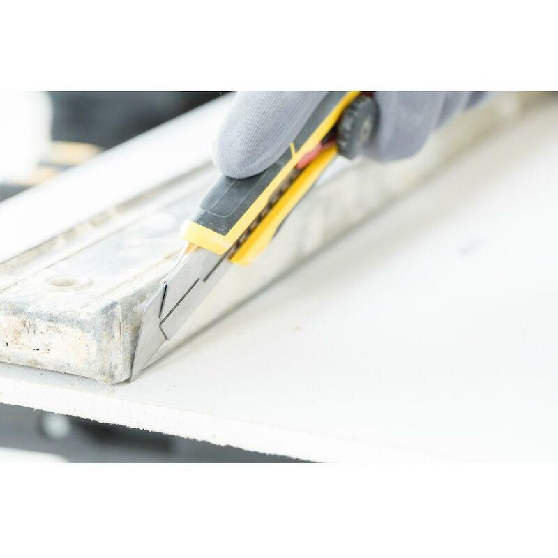 CUTTER AVEC MOLETTE 25MM    FMHT10330-0    STANLEY