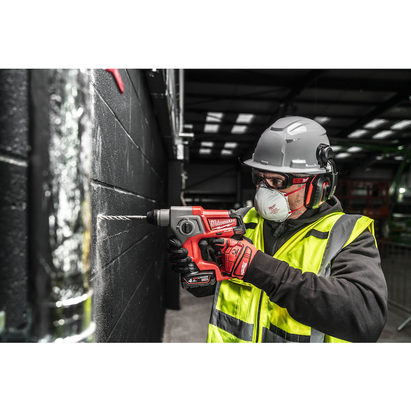 HELM WIT ONGEVENTILEERD     4932479246   MILWAUKEE