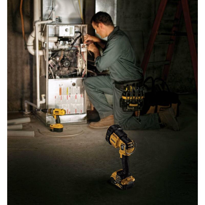 LAMPE PORTABLE 18V/BODY     DCL043(LED)     DEWALT