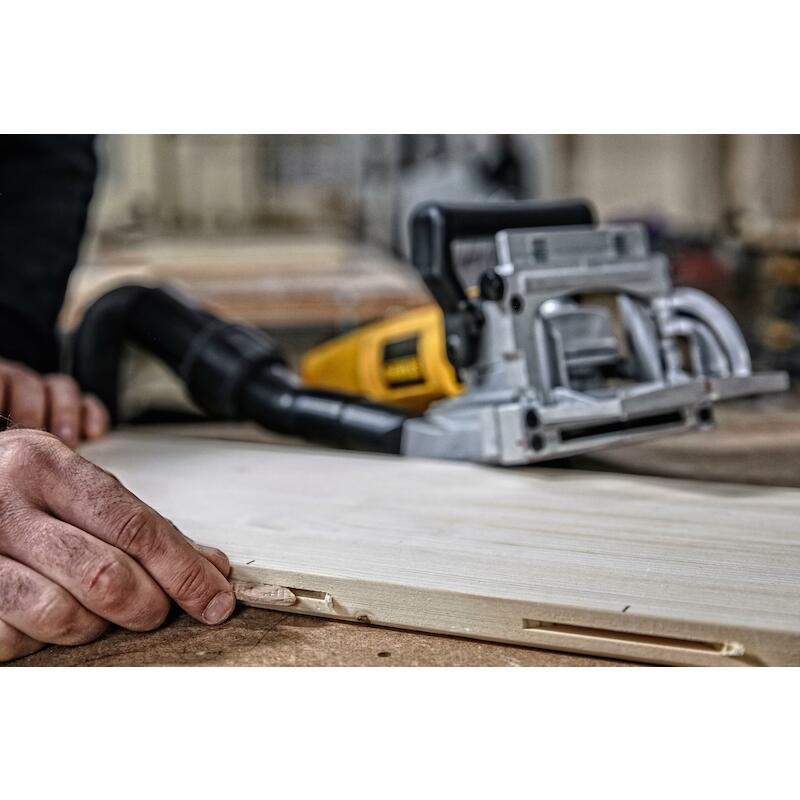 FRAISEUSE A LAMELLES 600W   DW682K(COFF)    DEWALT