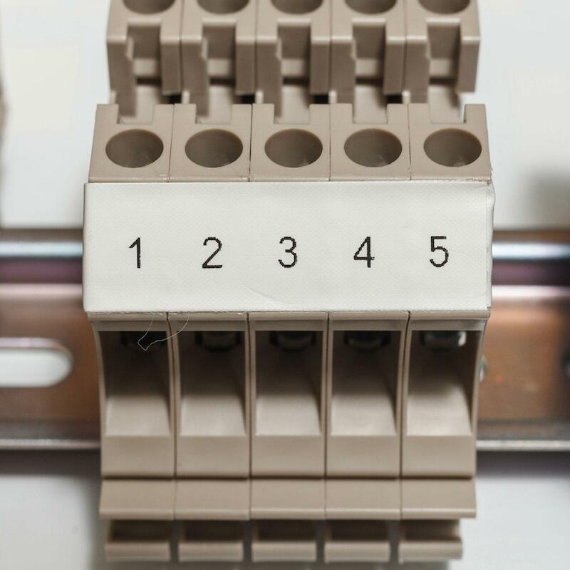 TAPE - BRADY 110939 - ZWART OP WIT 12,7 MMX4,9 M