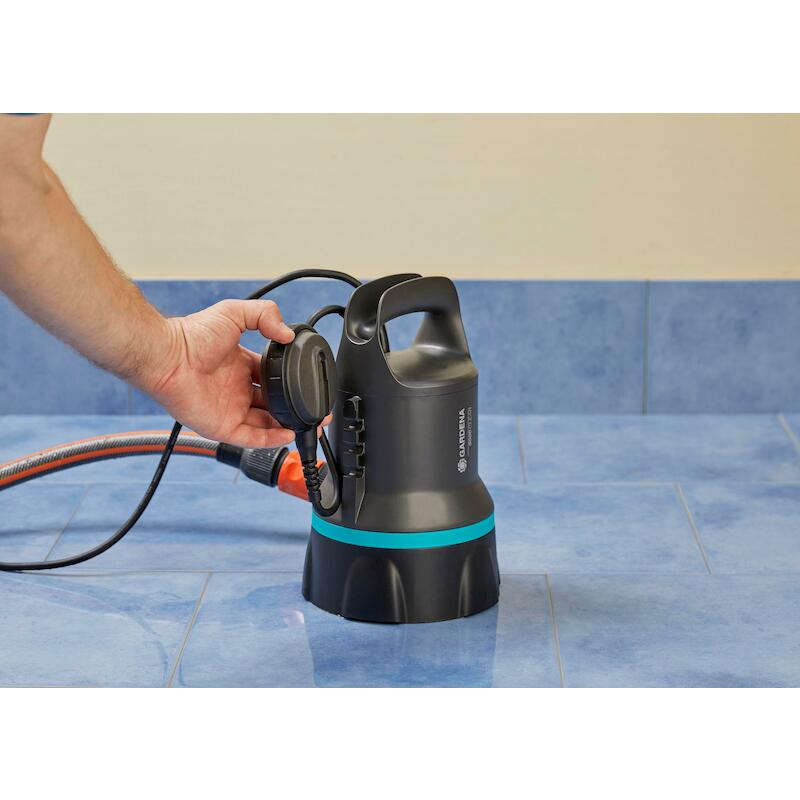 DOMPELPOMP 300W 150L/MIN    9030           GARDENA