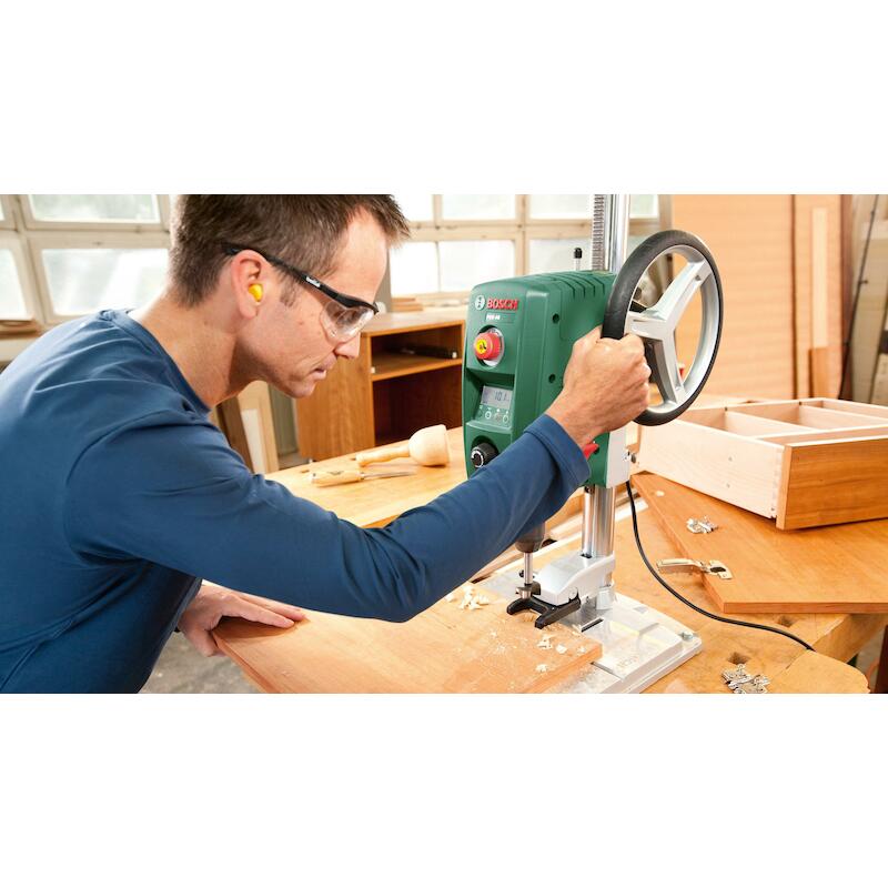 PERCEUSE À COLONNE 710W     PBD 40           BOSCH