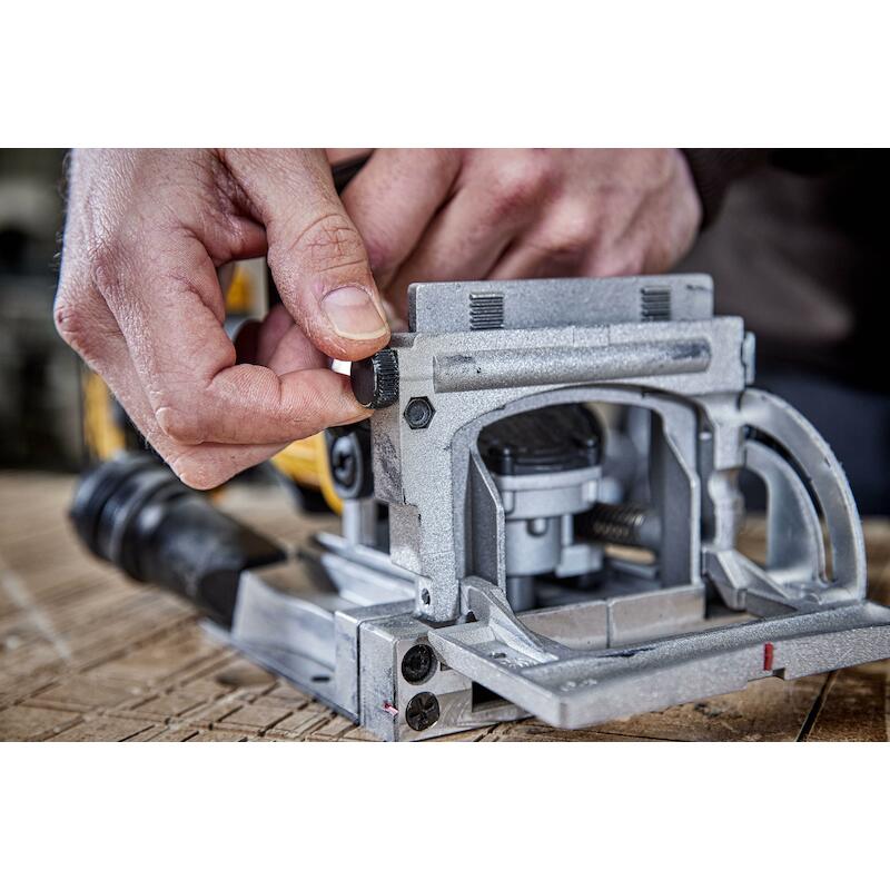 ACCULAMELLENFREES 18V/BODY  DCW682N         DEWALT
