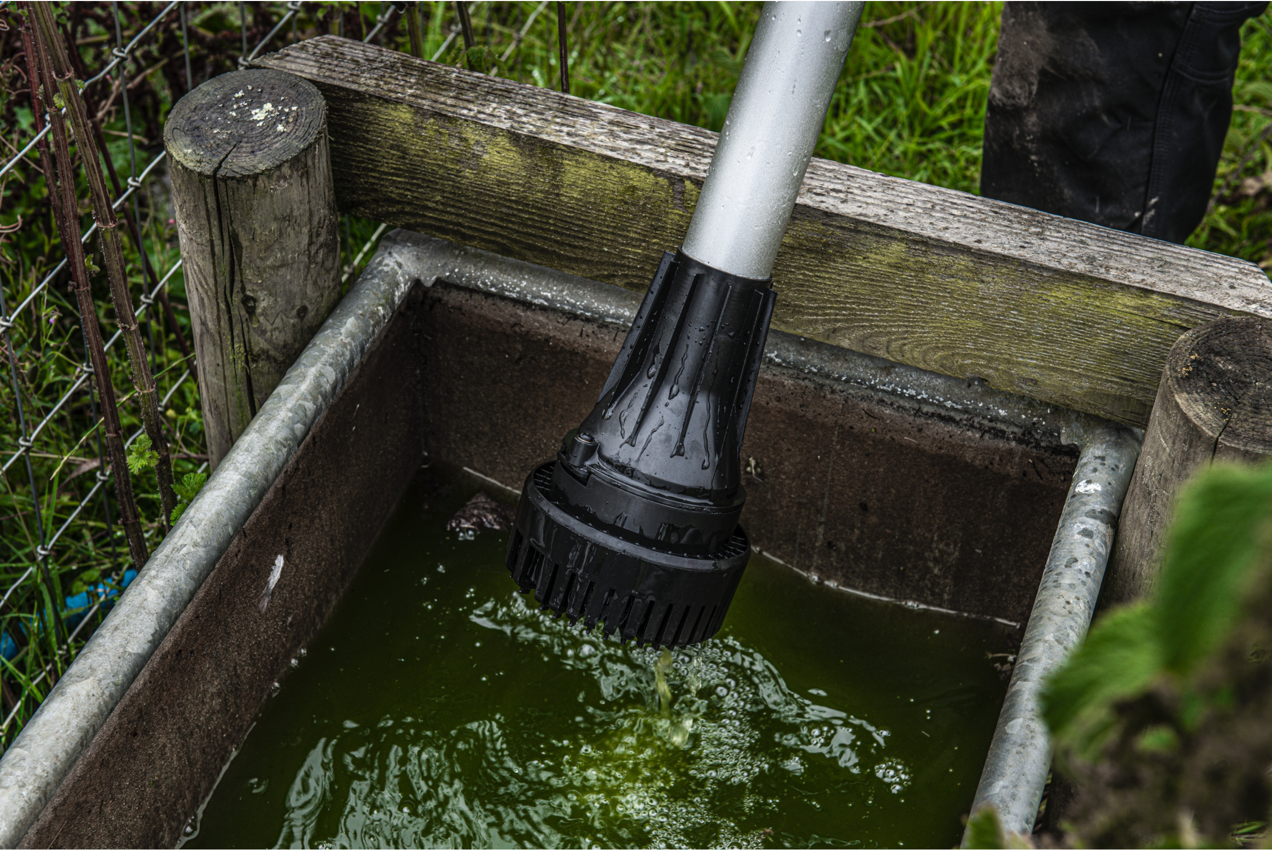 ACCU-STAAFWATERPOMP 18V/8AH M18 BLSWP-801     MILW