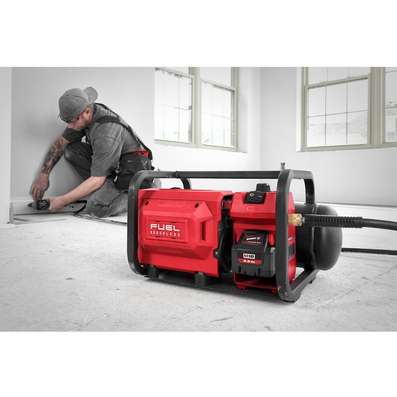ACCUCOMPRESSOR 18V/BODY     M18 FAC-0    MILWAUKEE