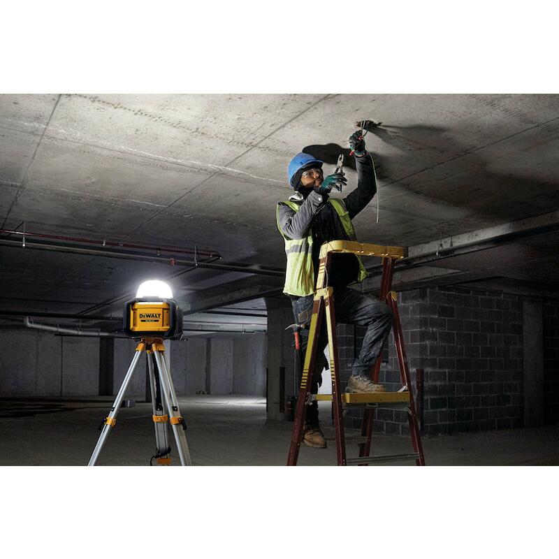 LAMPE DE CHANTIER 18V/BODY  DCL074          DEWALT