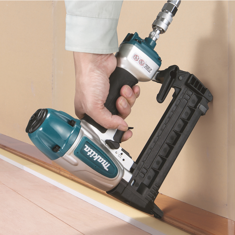 AGRAFEUSE PNEUMATIQUE - AT638A - MAKITA
