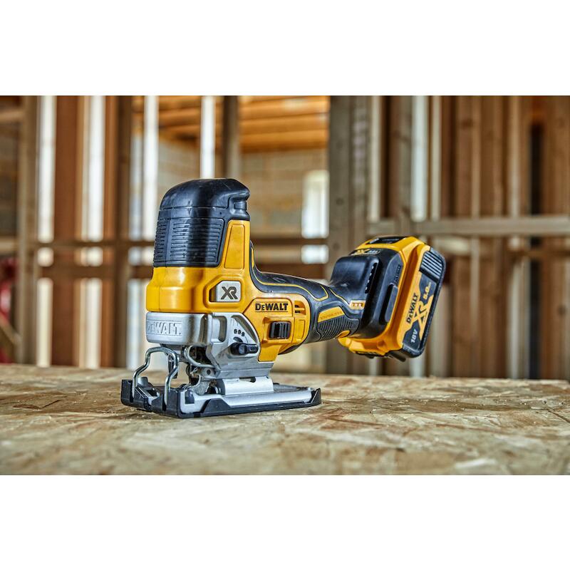 ACCUDECOUPEERZAAG 18V/BODY  DCS335N         DEWALT