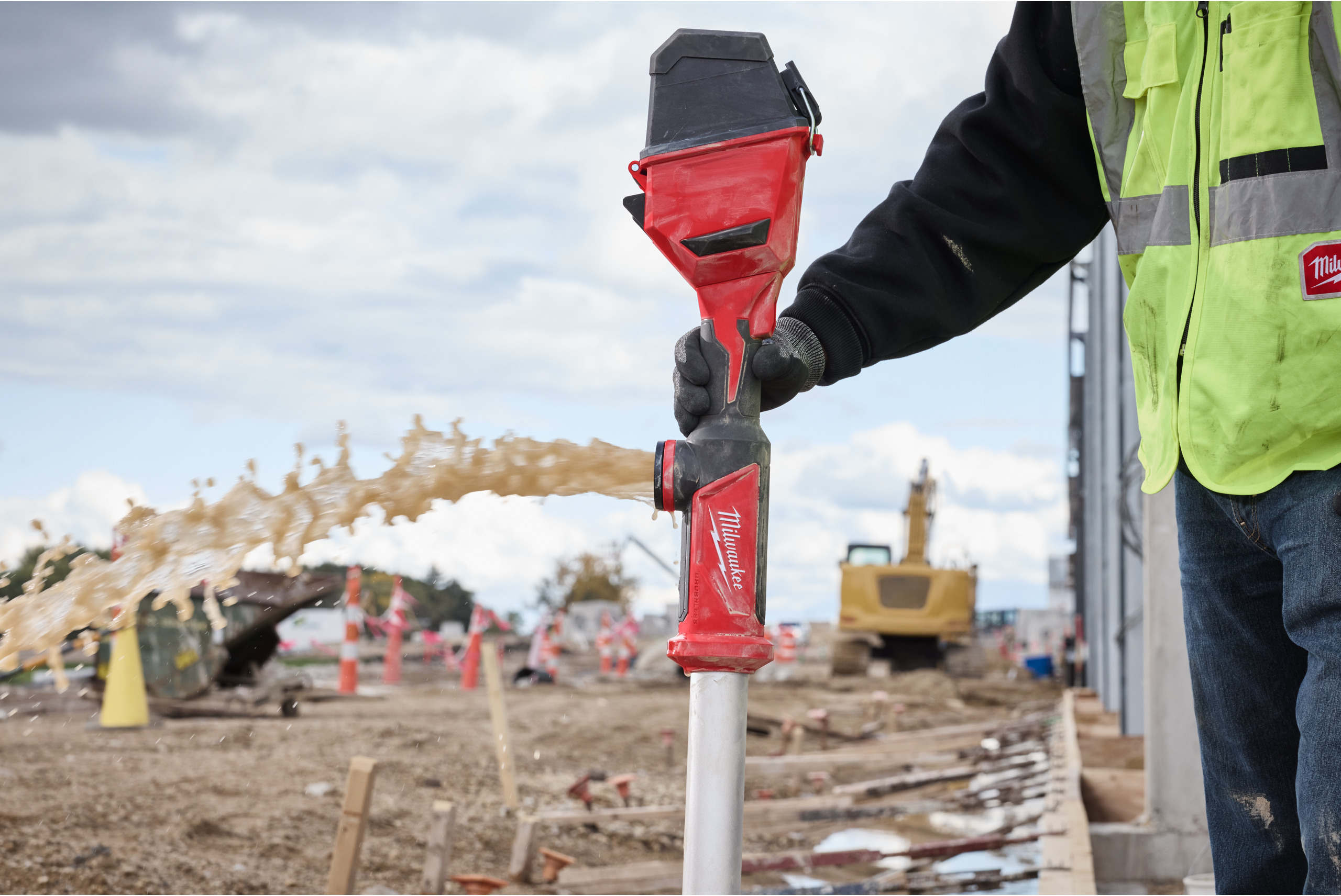 ACCU-STAAFWATERPOMP 18V/8AH M18 BLSWP-801     MILW