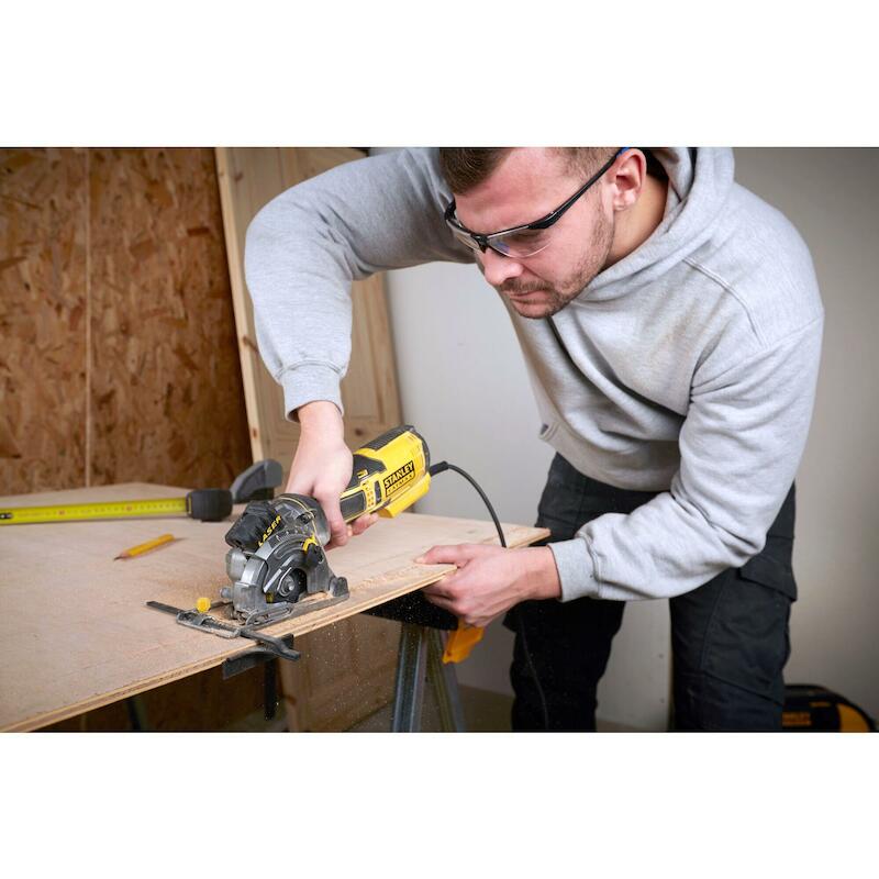 HANDCIRKELZAAG 650W MULTI   FME380K        STANLEY