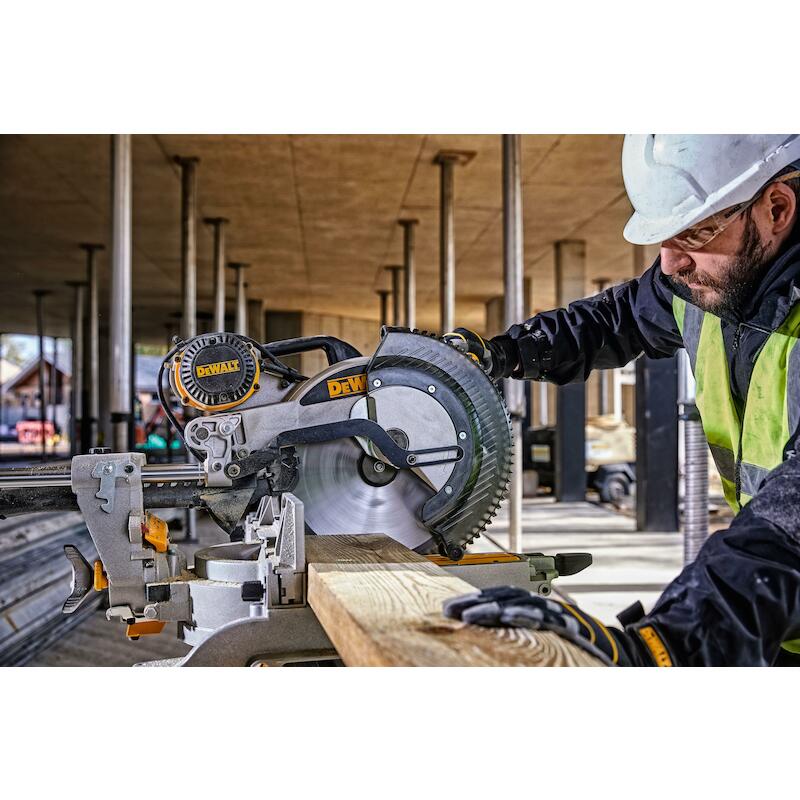 AFKORTZAAG 1675W/305MM      DWS780          DEWALT
