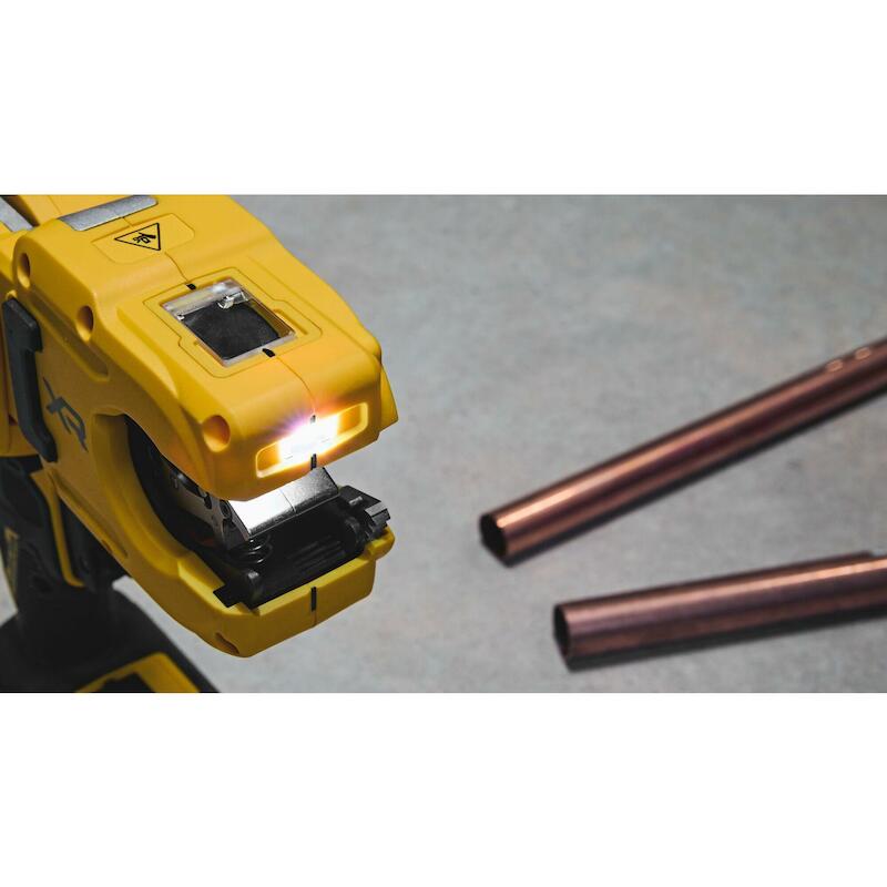 ACCUBUIZENSNIJDER 18V/BODY  DCE154N         DEWALT