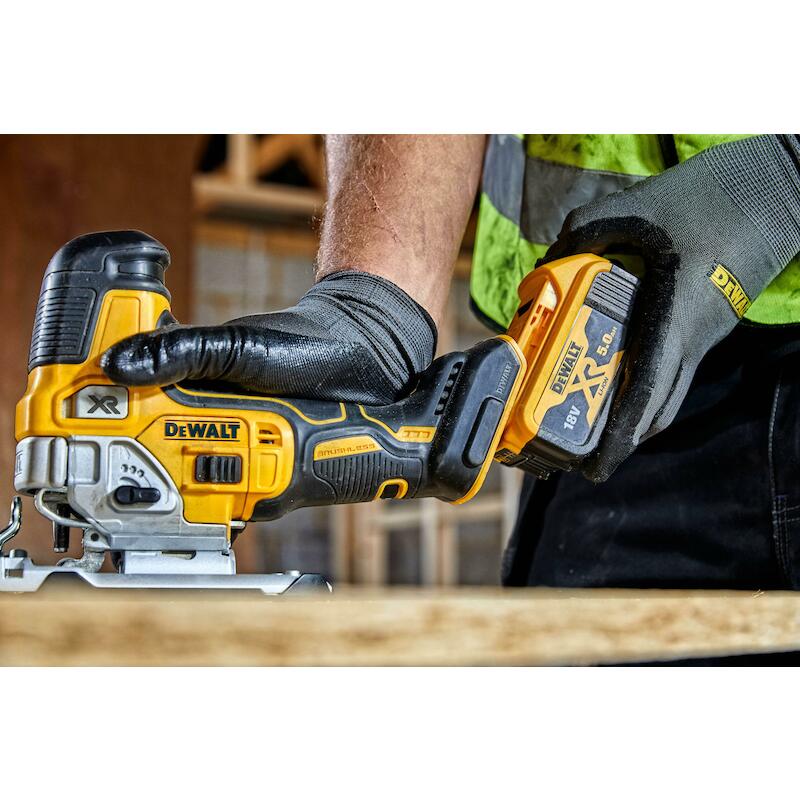 ACCUDECOUPEERZAAG 18V/BODY  DCS335N         DEWALT