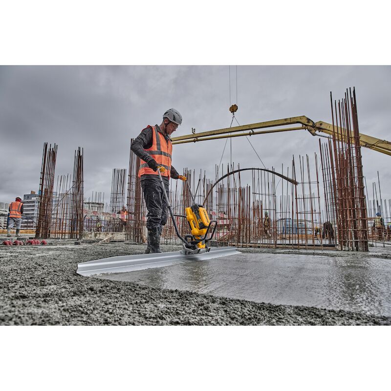 REGLE VIBR.BETON 54V/BODY   DCPS330N        DEWALT