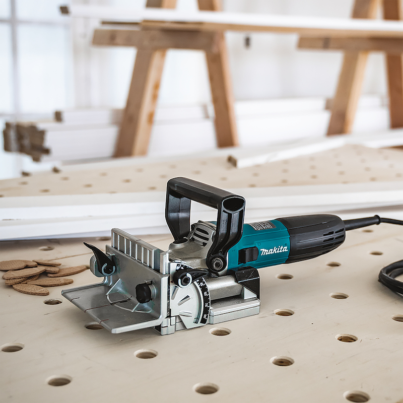 FRAISEUSE À RAINURER UNIVERSELLE   700 W - PJ7000J - MAKITA
