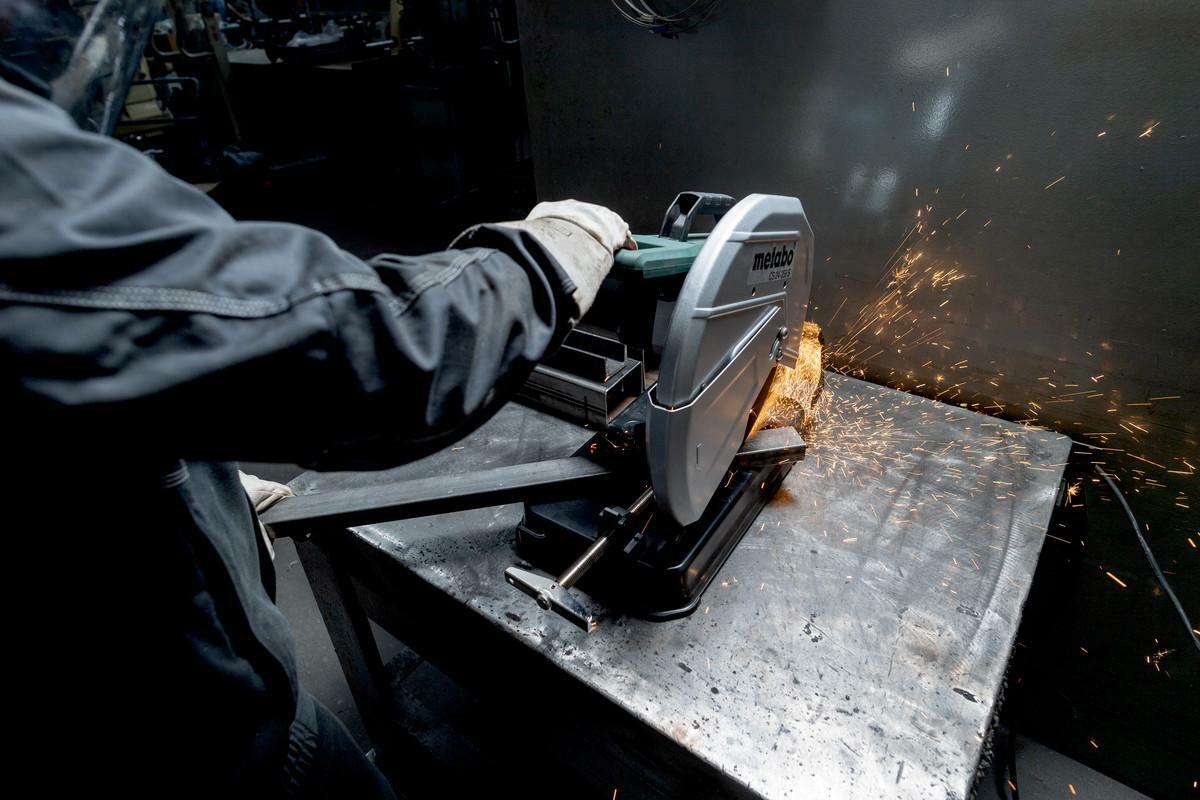 METAALAFKORTZAAG 2400W      CS 24-355 S     METABO