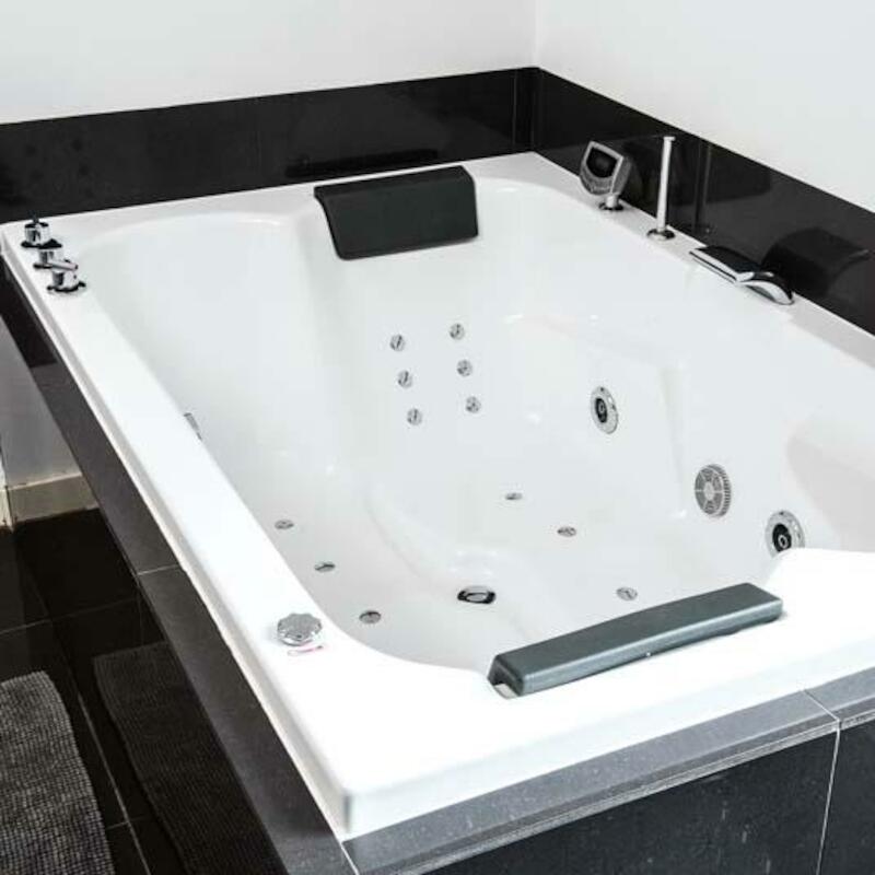 WHIRLPOOLREINIGER           448100103        1L HG